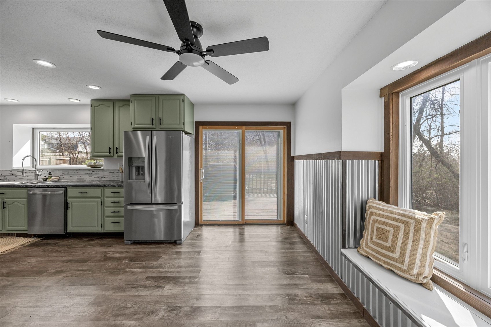 5750 J Street SW Cedar Rapids IA 52404