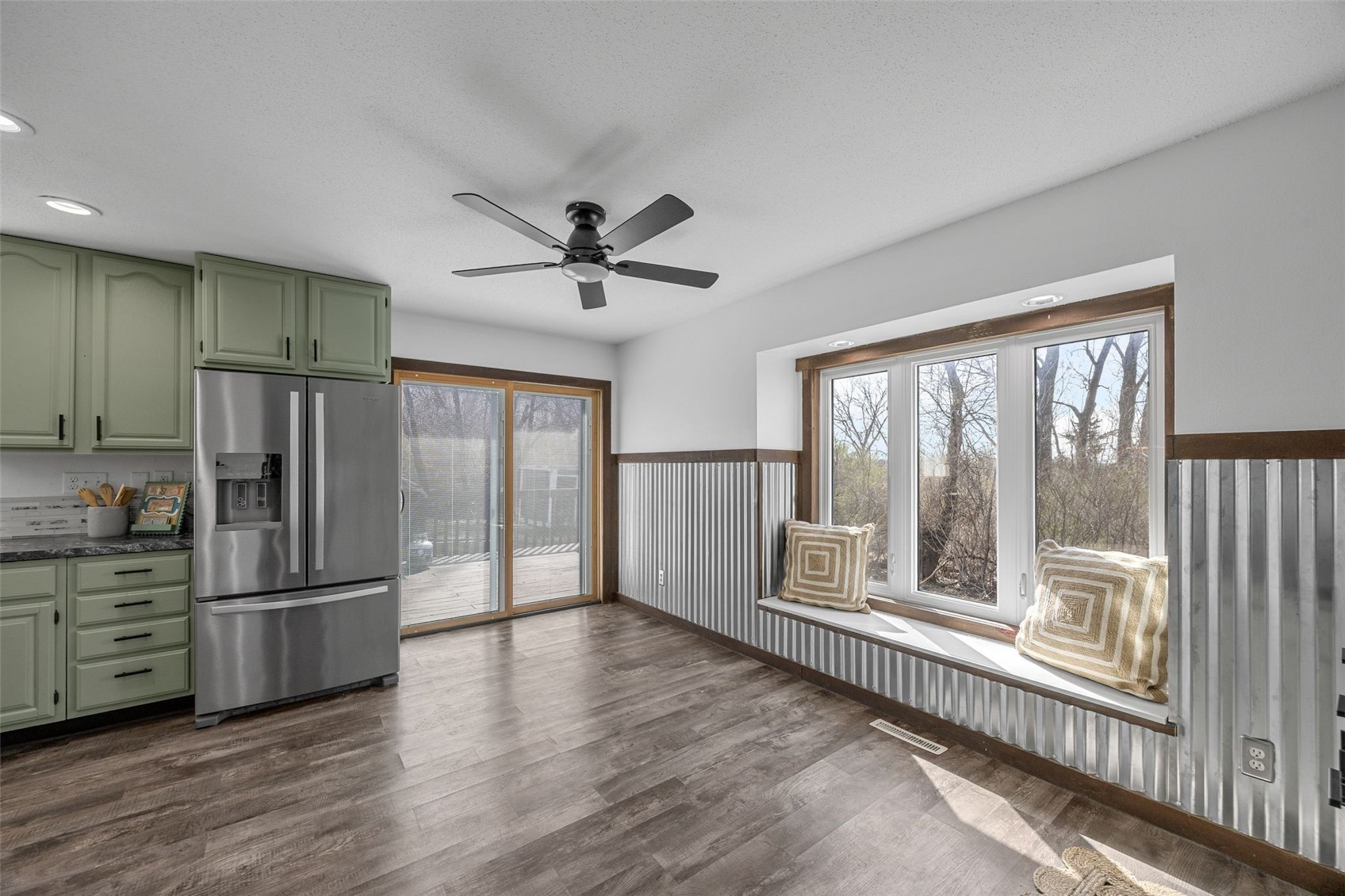 5750 J Street SW Cedar Rapids IA 52404