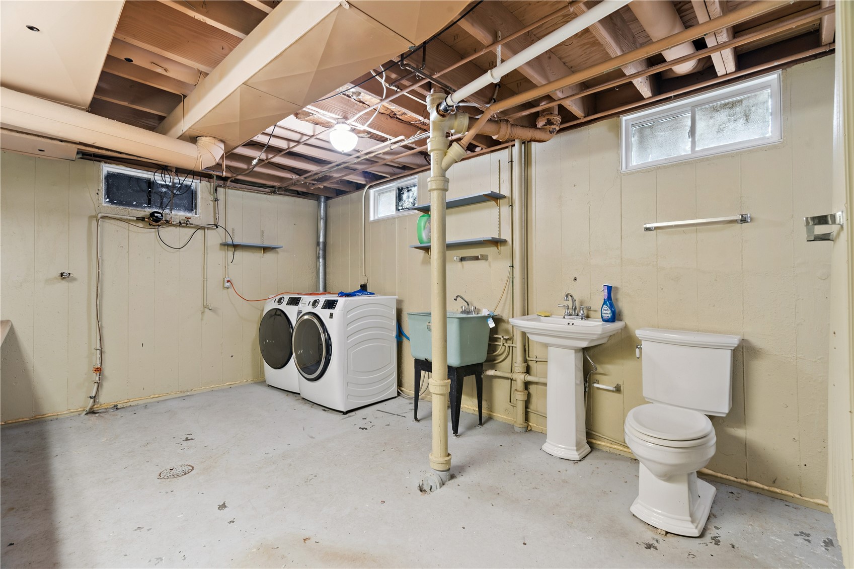 1637 13th Street NW Cedar Rapids IA 52405
