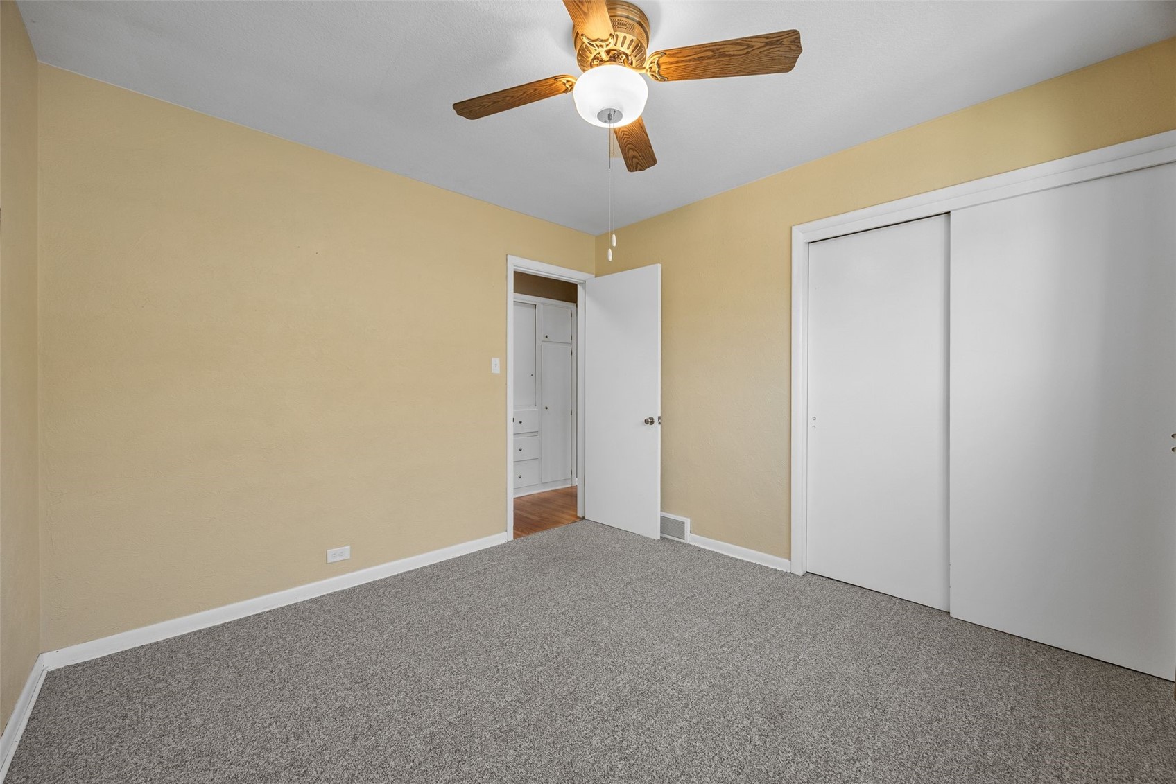 1214 Staub Court NE Cedar Rapids IA 52402