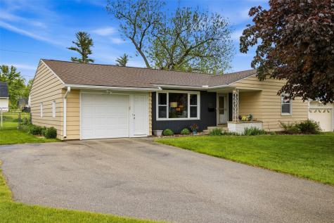 1214 Staub Court NE Cedar Rapids IA 52402