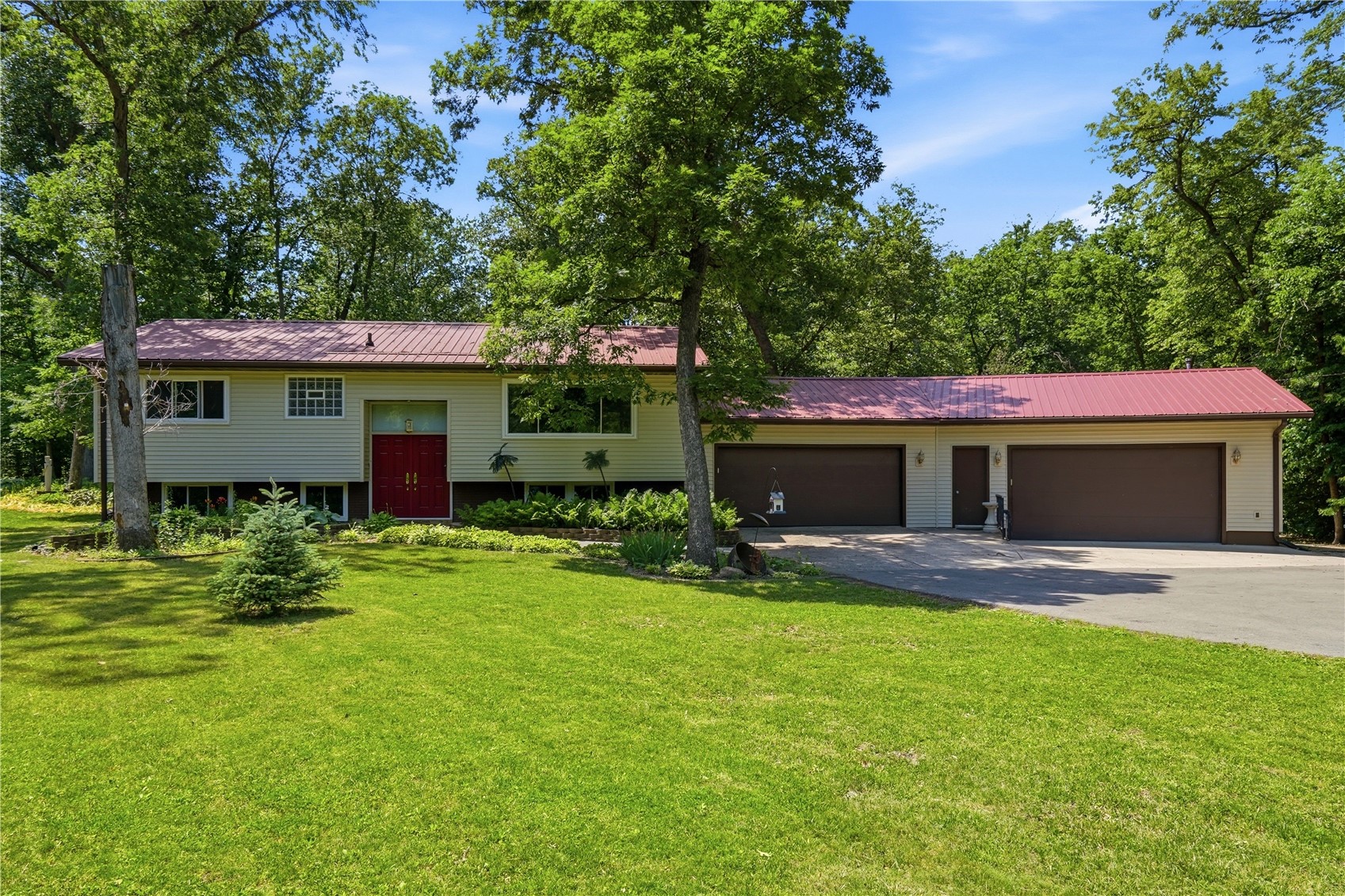 1145 Vogt Street Robins IA 52325