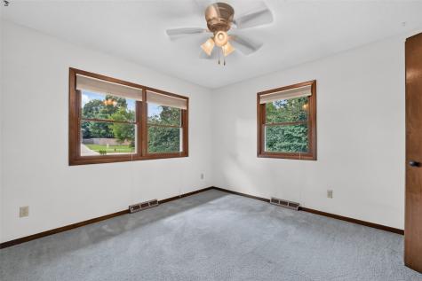 164 Hummingbird Lane Iowa City IA 52245