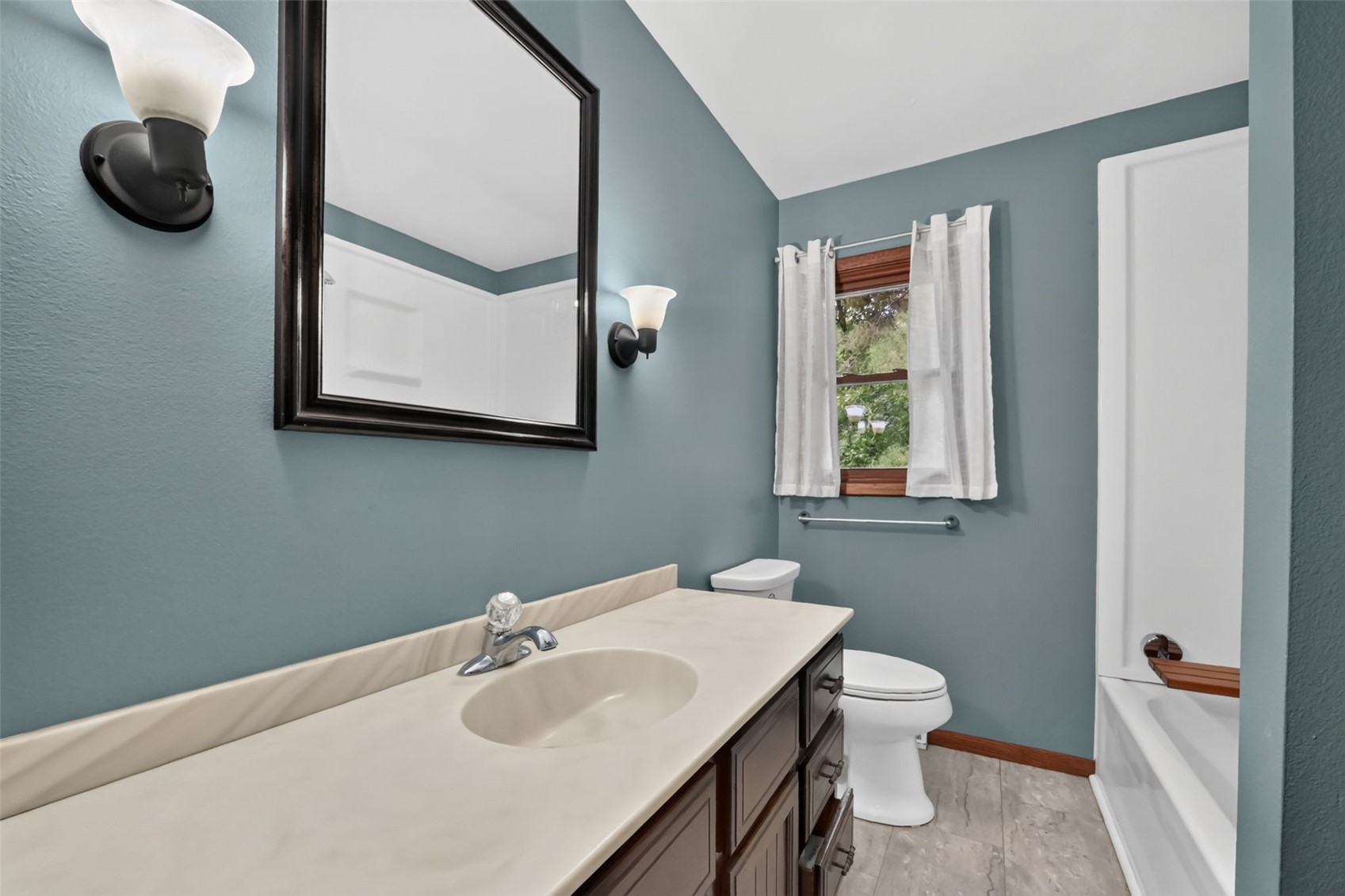 164 Hummingbird Lane Iowa City IA 52245
