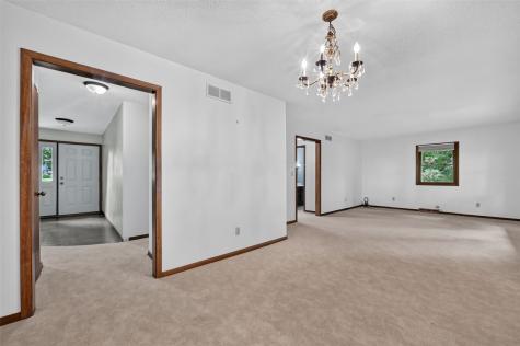 164 Hummingbird Lane Iowa City IA 52245