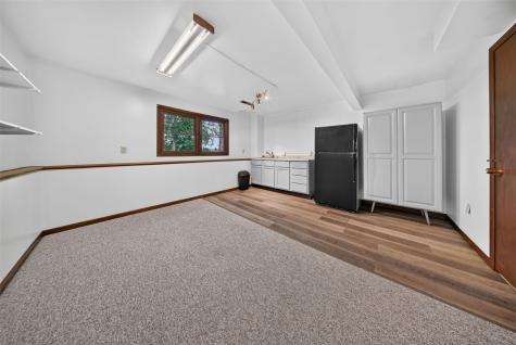 164 Hummingbird Lane Iowa City IA 52245