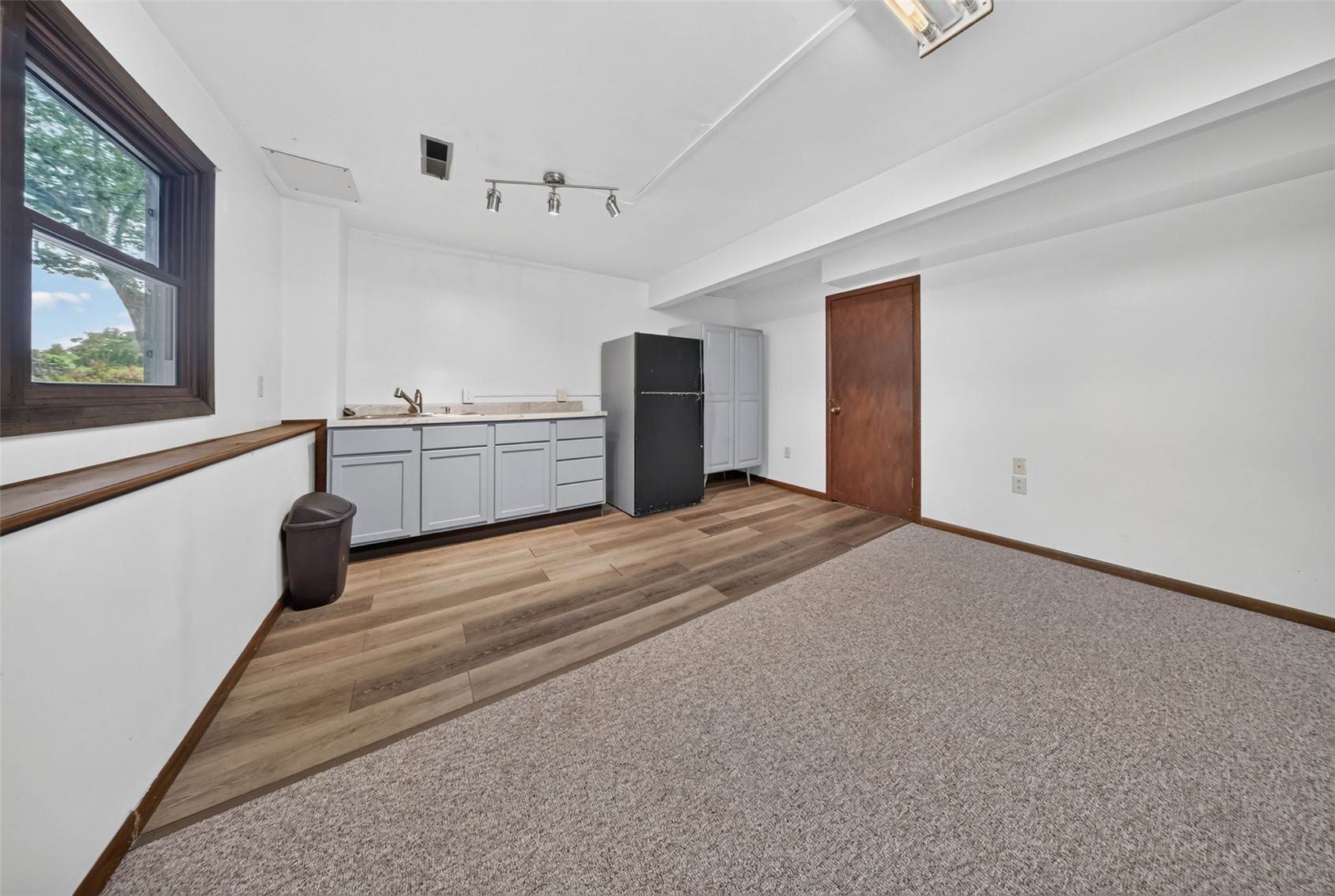 164 Hummingbird Lane Iowa City IA 52245