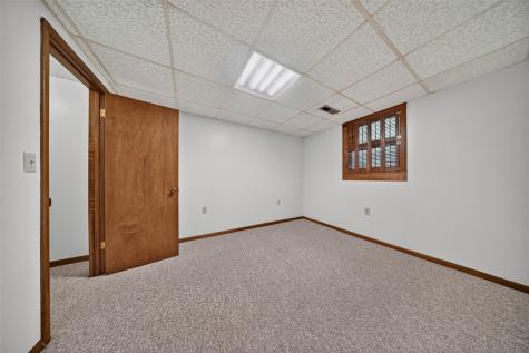 164 Hummingbird Lane Iowa City IA 52245
