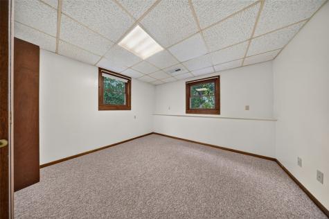 164 Hummingbird Lane Iowa City IA 52245