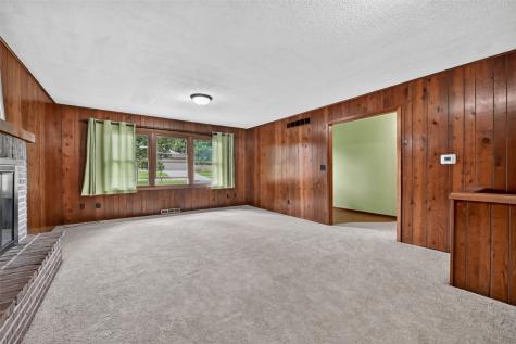 164 Hummingbird Lane Iowa City IA 52245