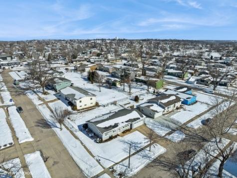 5124 Rich Mar Cedar Rapids IA 52405