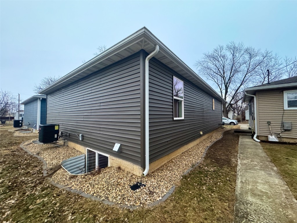 610 Wallgate Avenue Waterloo IA 50701