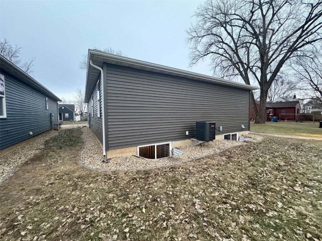 610 Wallgate Avenue Waterloo IA 50701