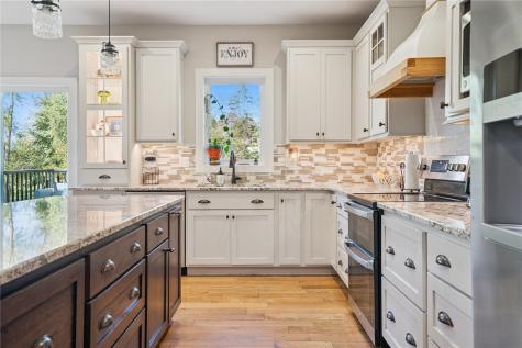 2906 Sydney Court NE Swisher IA 52338