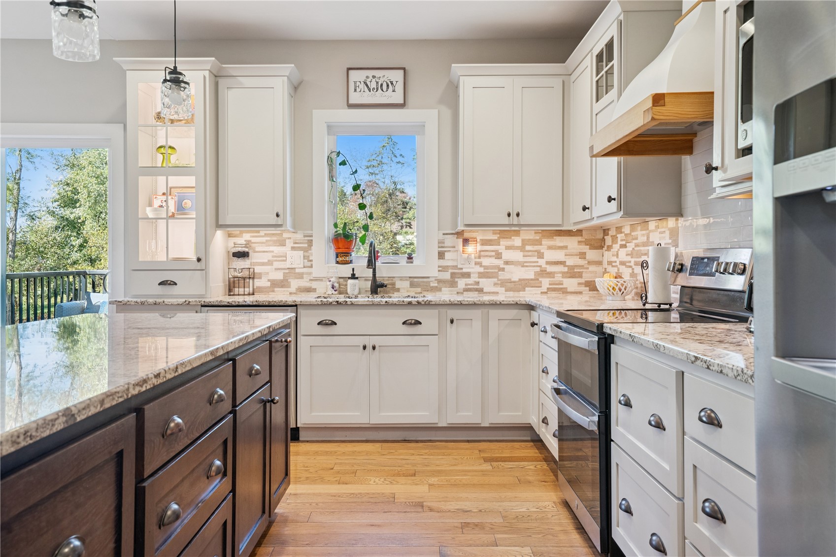 2906 Sydney Court NE Swisher IA 52338