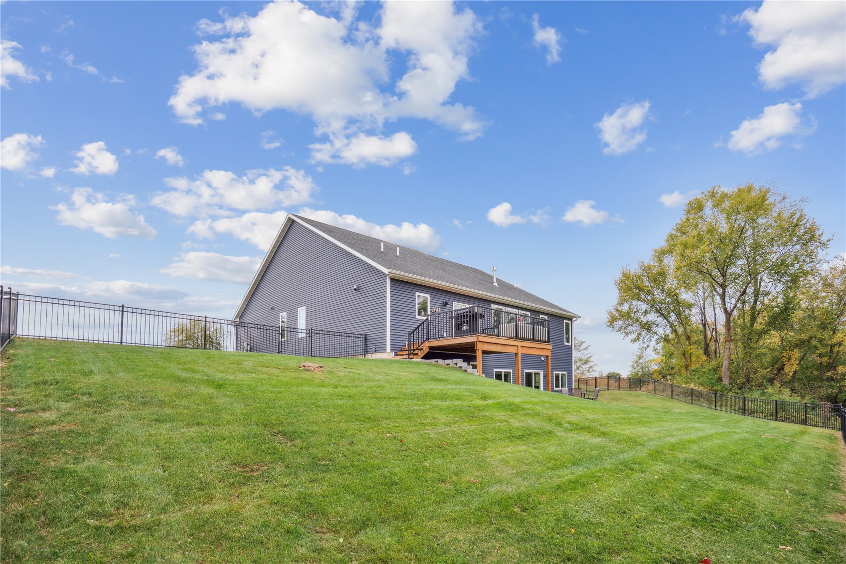 2906 Sydney Court NE Swisher IA 52338
