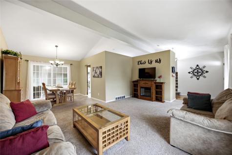 3855 Tomahawk Trail SE Cedar Rapids IA 52403