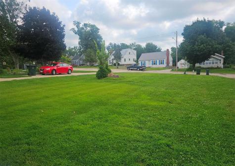 1325 Maplewood Drive NE Cedar Rapids IA 52402