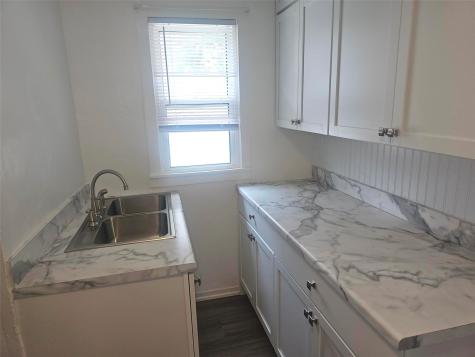 1325 Maplewood Drive NE Cedar Rapids IA 52402