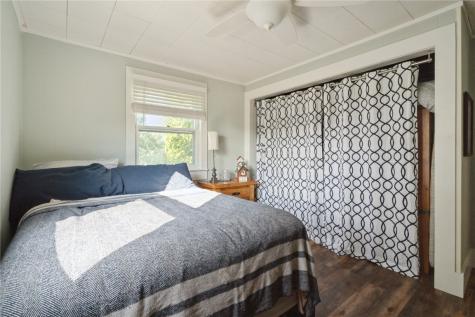3214 Circle Drive NE Cedar Rapids IA 52402