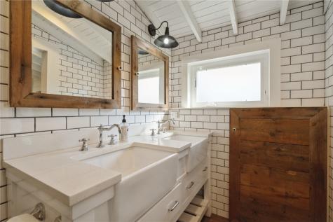 3214 Circle Drive NE Cedar Rapids IA 52402