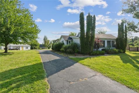 3214 Circle Drive NE Cedar Rapids IA 52402