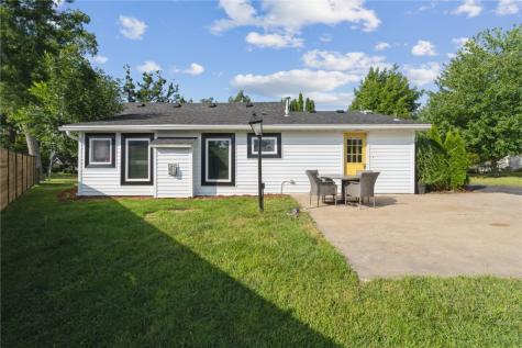 3214 Circle Drive NE Cedar Rapids IA 52402