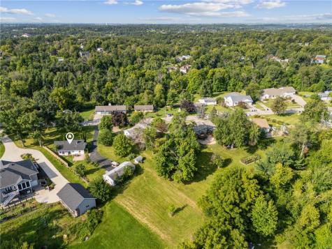 3214 Circle Drive NE Cedar Rapids IA 52402