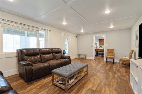3214 Circle Drive NE Cedar Rapids IA 52402