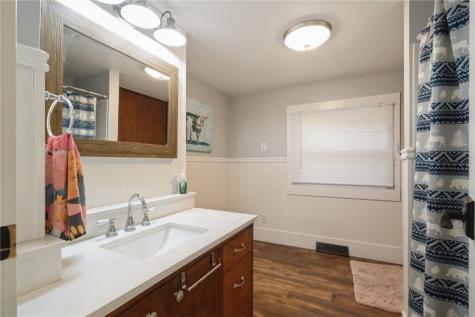 3214 Circle Drive NE Cedar Rapids IA 52402