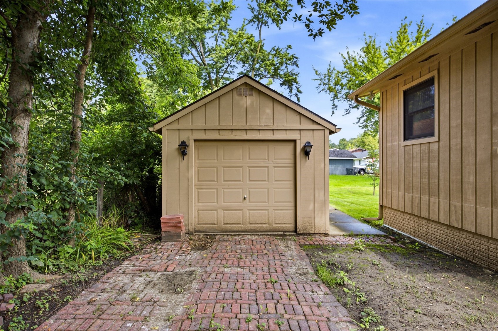 3812 Crestwood Drive NW Cedar Rapids IA 52405