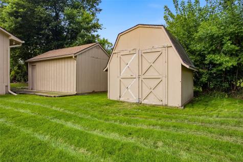 3812 Crestwood Drive NW Cedar Rapids IA 52405