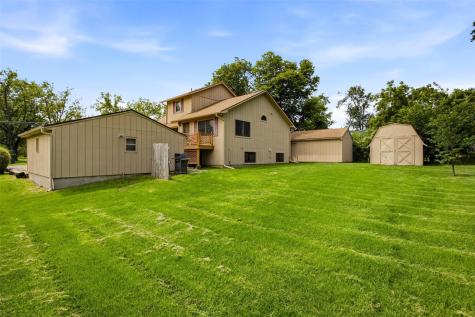 3812 Crestwood Drive NW Cedar Rapids IA 52405