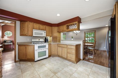 3812 Crestwood Drive NW Cedar Rapids IA 52405