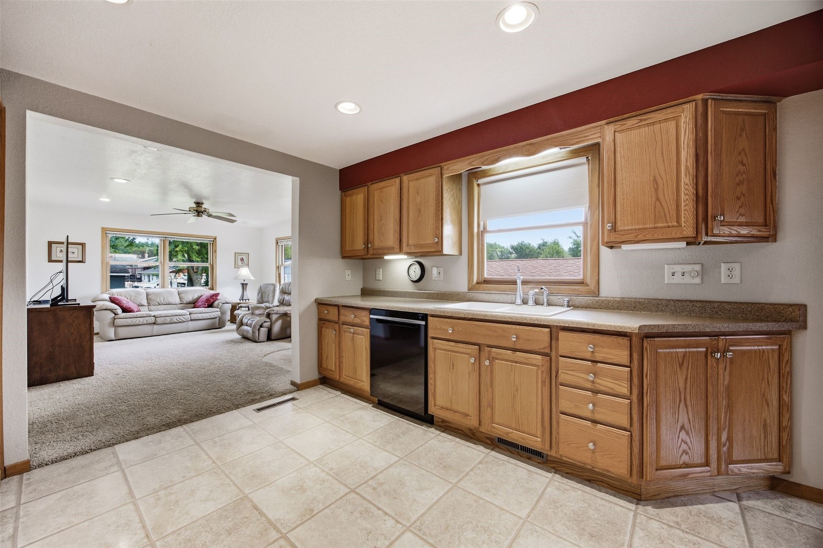 3812 Crestwood Drive NW Cedar Rapids IA 52405