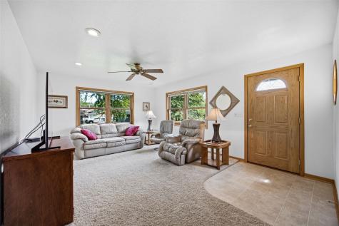 3812 Crestwood Drive NW Cedar Rapids IA 52405