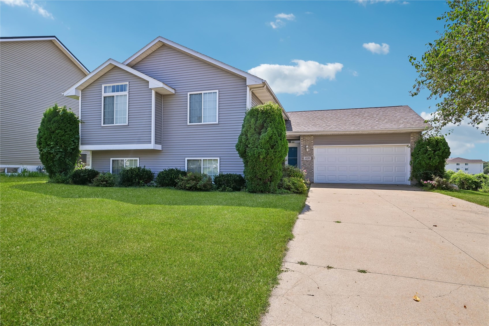 1229 English Lane NE Cedar Rapids IA 52402