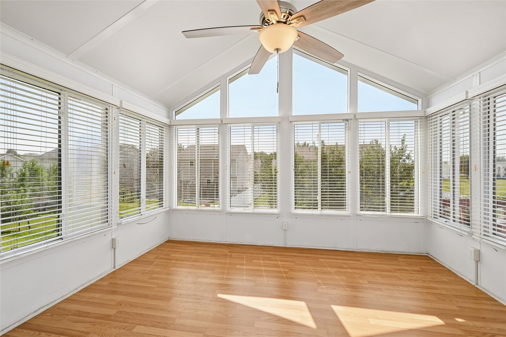 1229 English Lane NE Cedar Rapids IA 52402