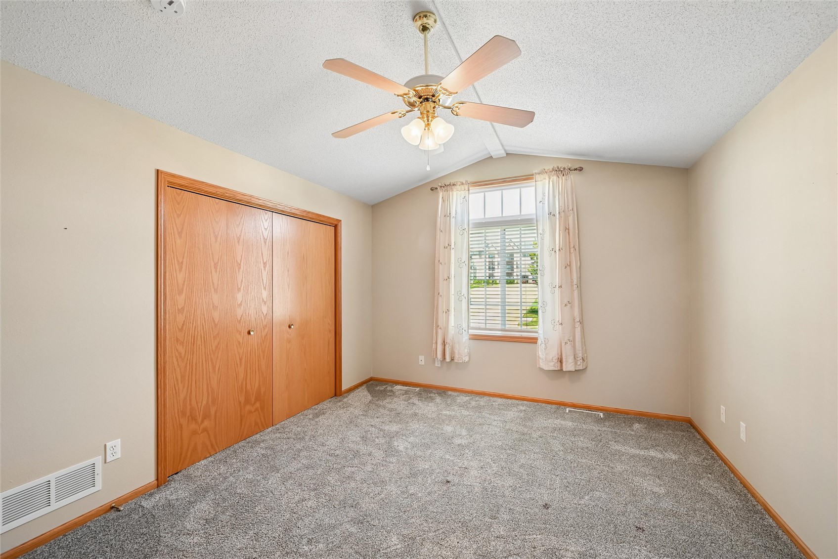 1229 English Lane NE Cedar Rapids IA 52402