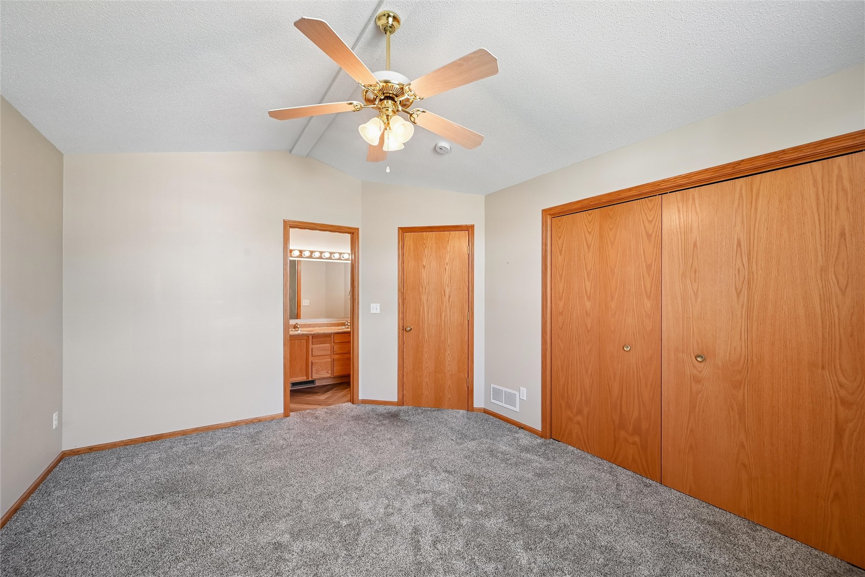 1229 English Lane NE Cedar Rapids IA 52402