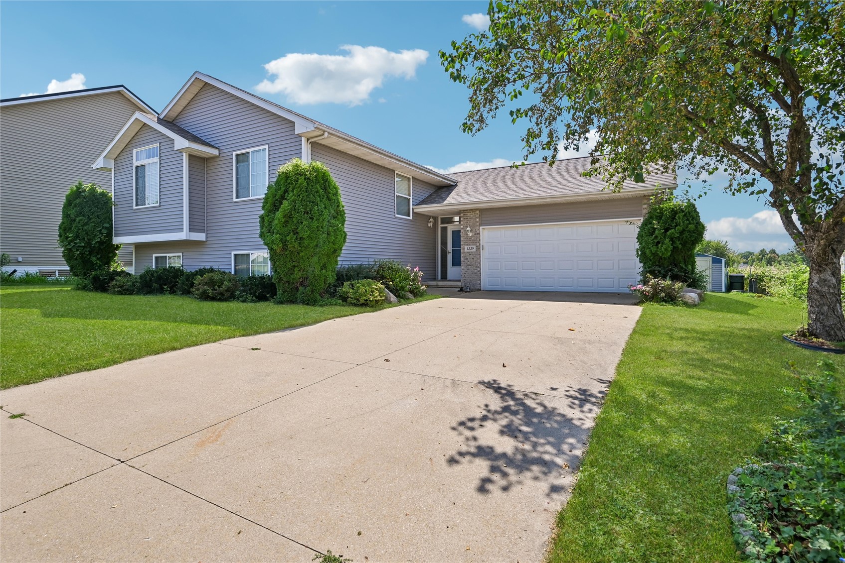1229 English Lane NE Cedar Rapids IA 52402