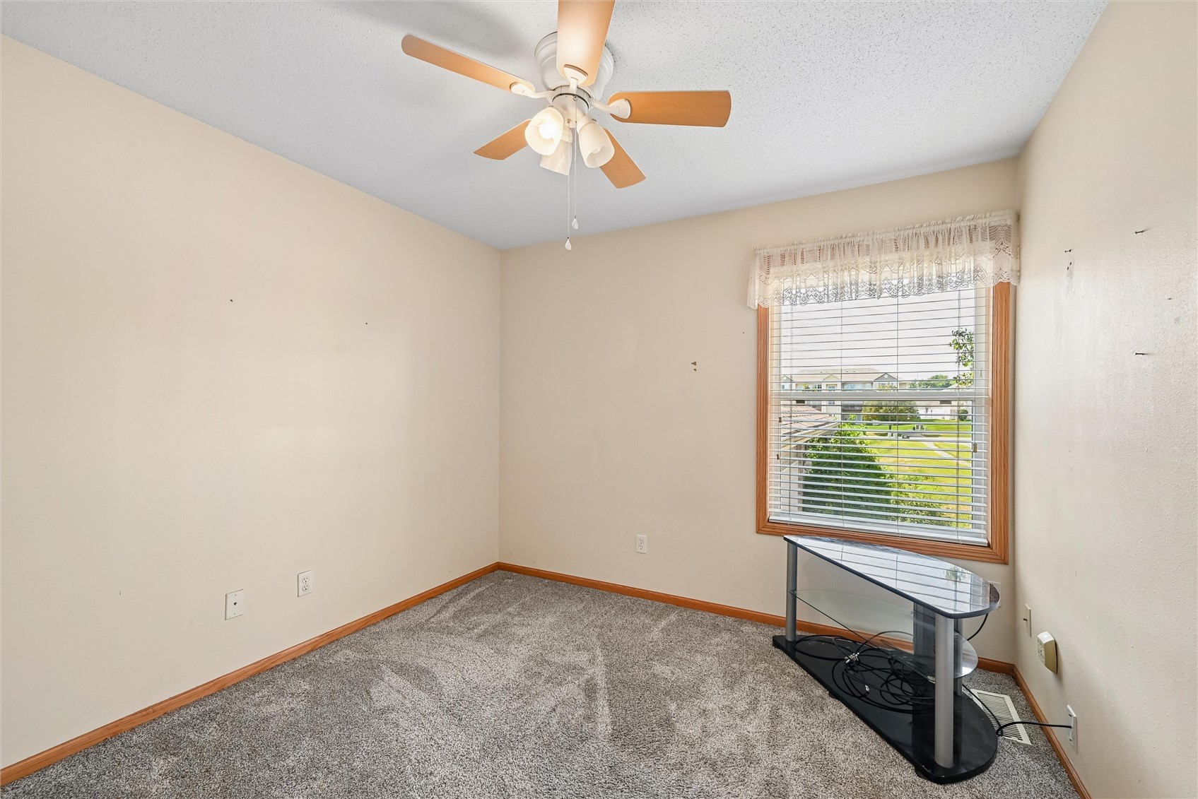 1229 English Lane NE Cedar Rapids IA 52402