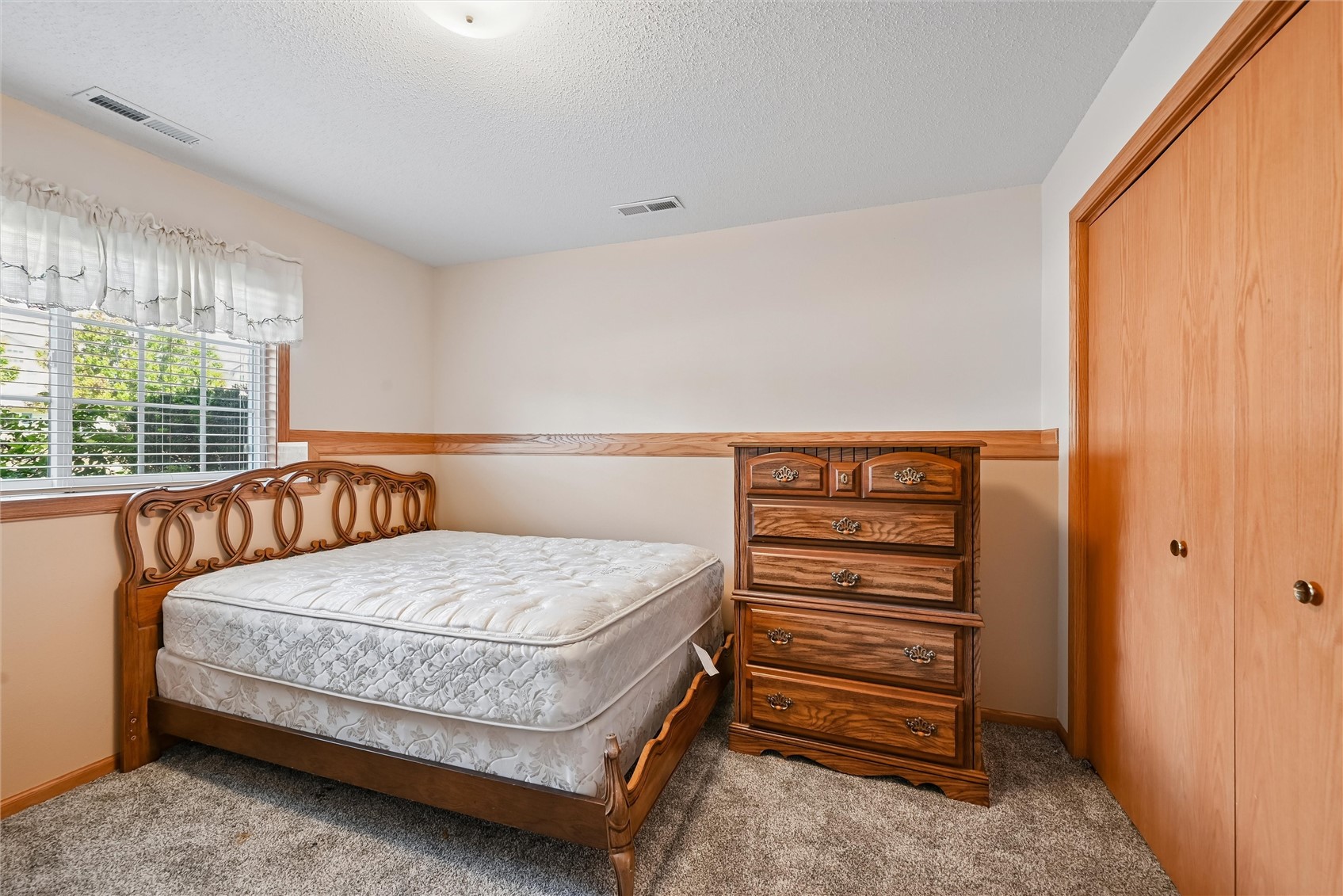 1229 English Lane NE Cedar Rapids IA 52402