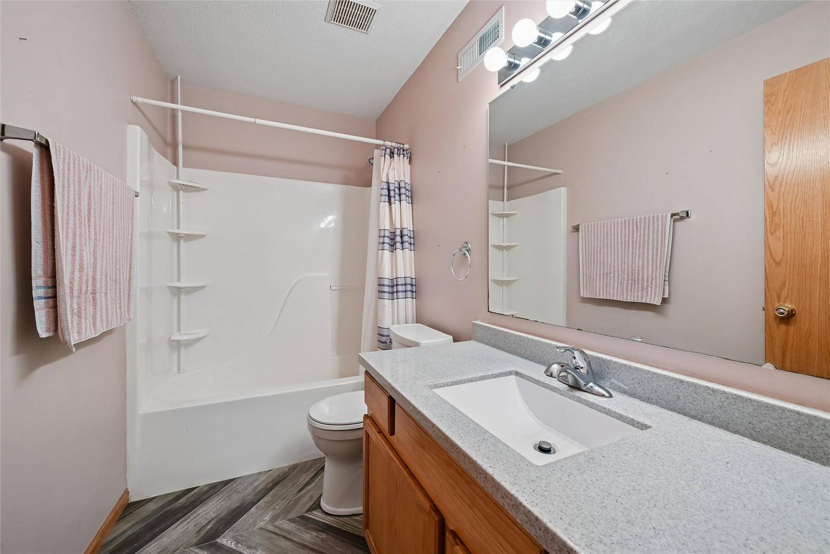 1229 English Lane NE Cedar Rapids IA 52402