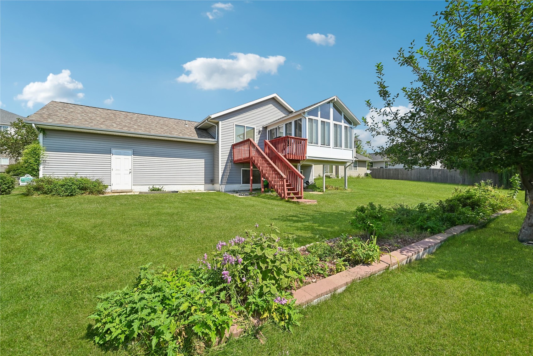 1229 English Lane NE Cedar Rapids IA 52402