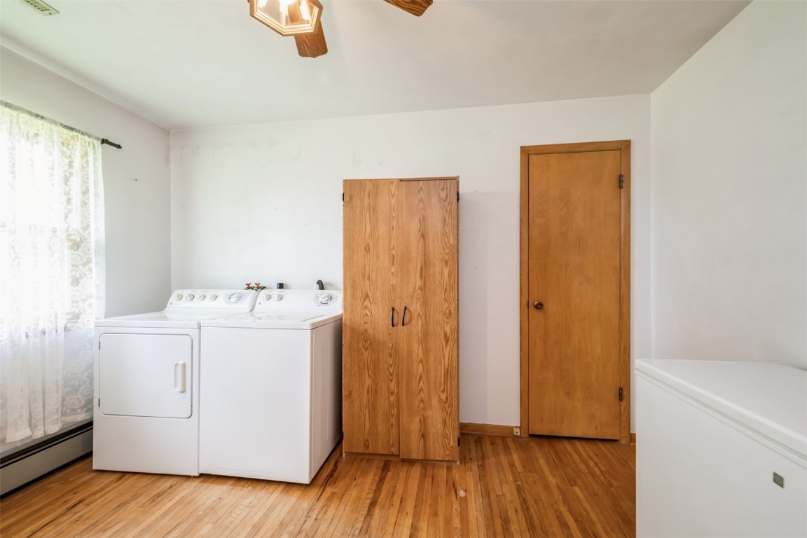 819 Valley Street Center Point IA 52213