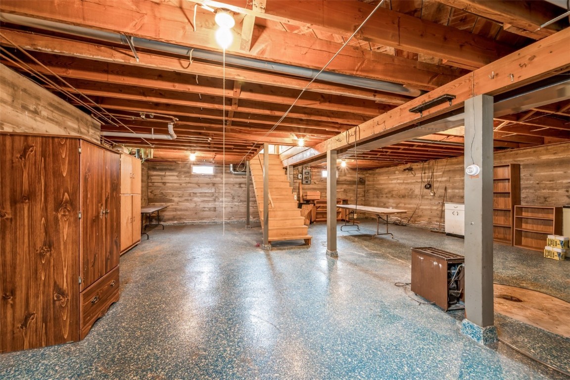 819 Valley Street Center Point IA 52213