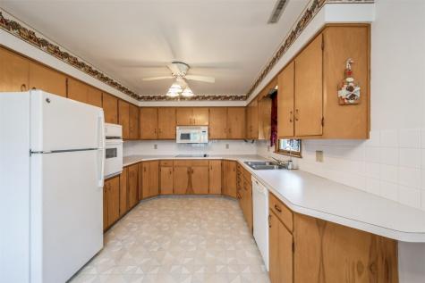 819 Valley Street Center Point IA 52213