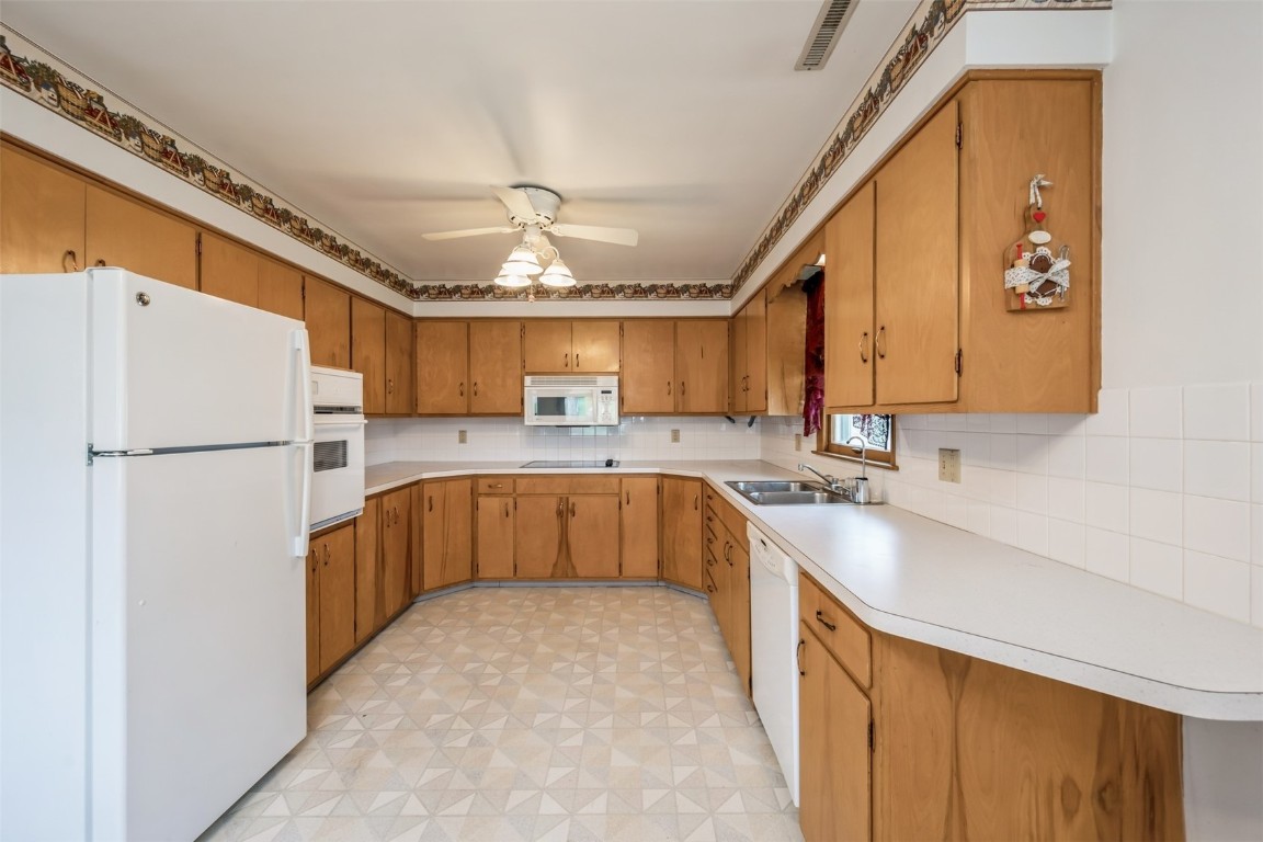 819 Valley Street Center Point IA 52213