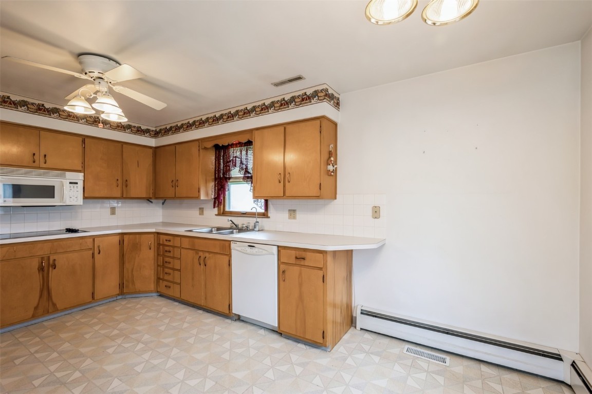 819 Valley Street Center Point IA 52213